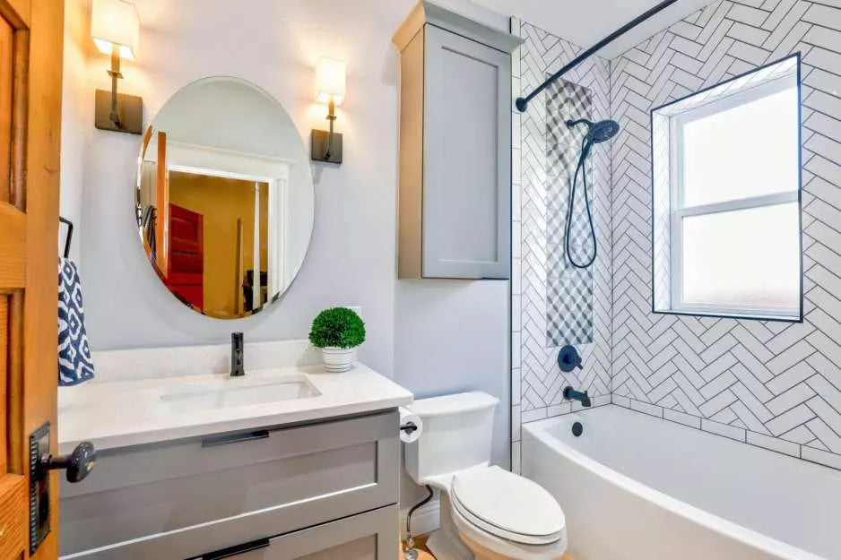 Secrets of successful decorating a small bathroom