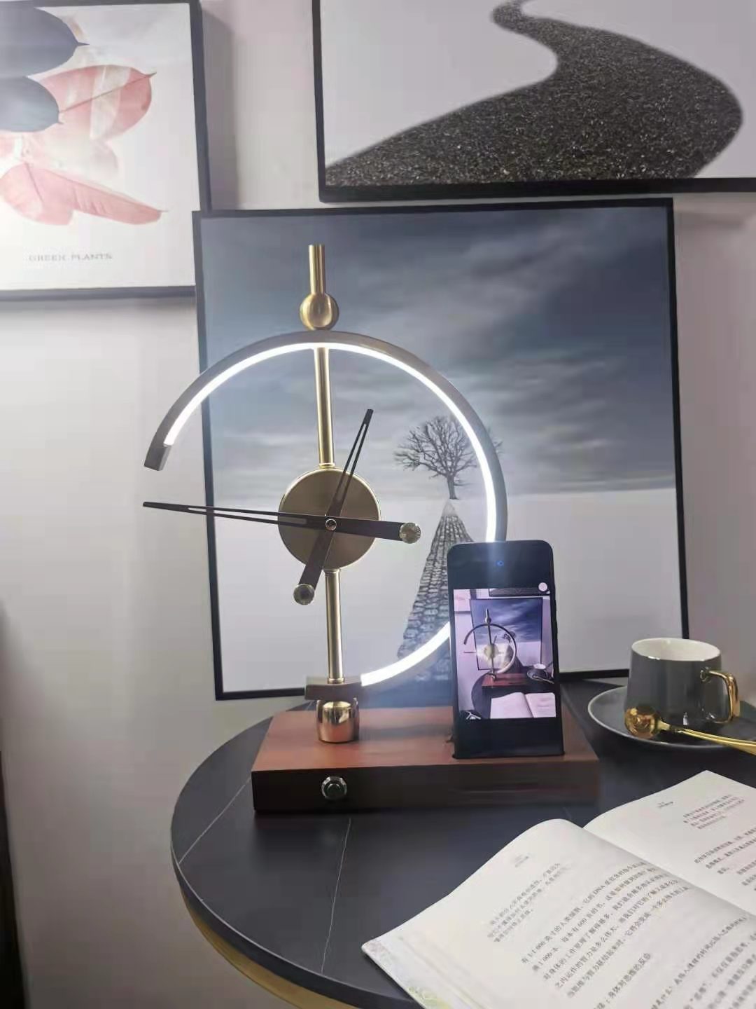 Luxury Wireless Charging Desk Lamp