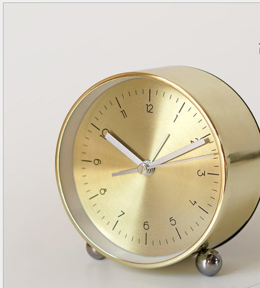 Simple and Modern Clocks for Your Home