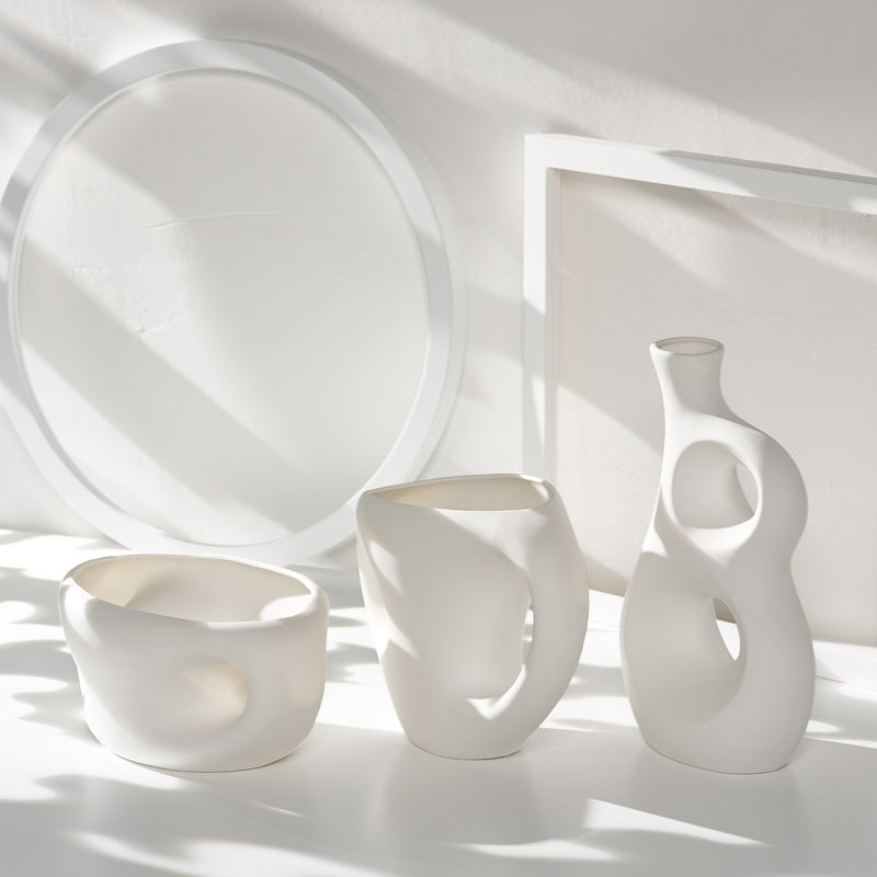 Nordic Elegance: Ceramic Dried Flower Vase