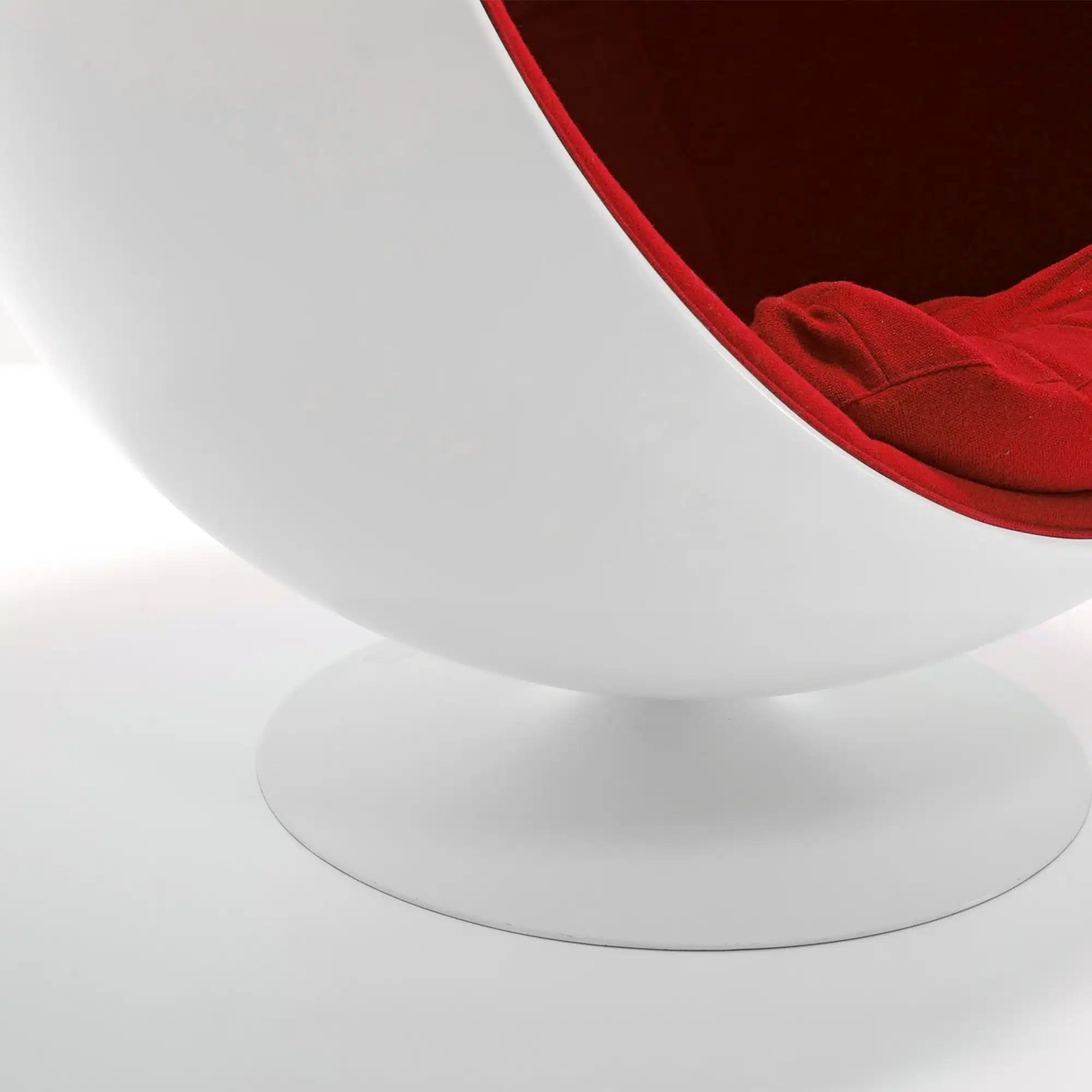 Ball Chair - Ultra-Premium Replica