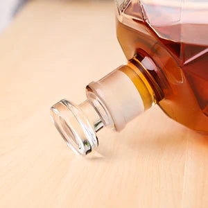 Luxury Diamond-Shaped Whiskey Decanter