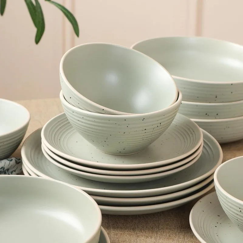 Stylish 16-Piece Round Plates Set