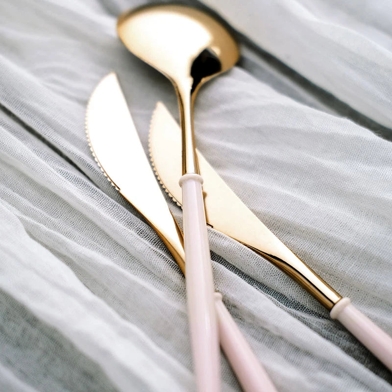 Gorgeous Stylish Cutlery for Your Kitchen