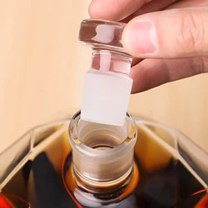 Luxury Diamond-Shaped Whiskey Decanter