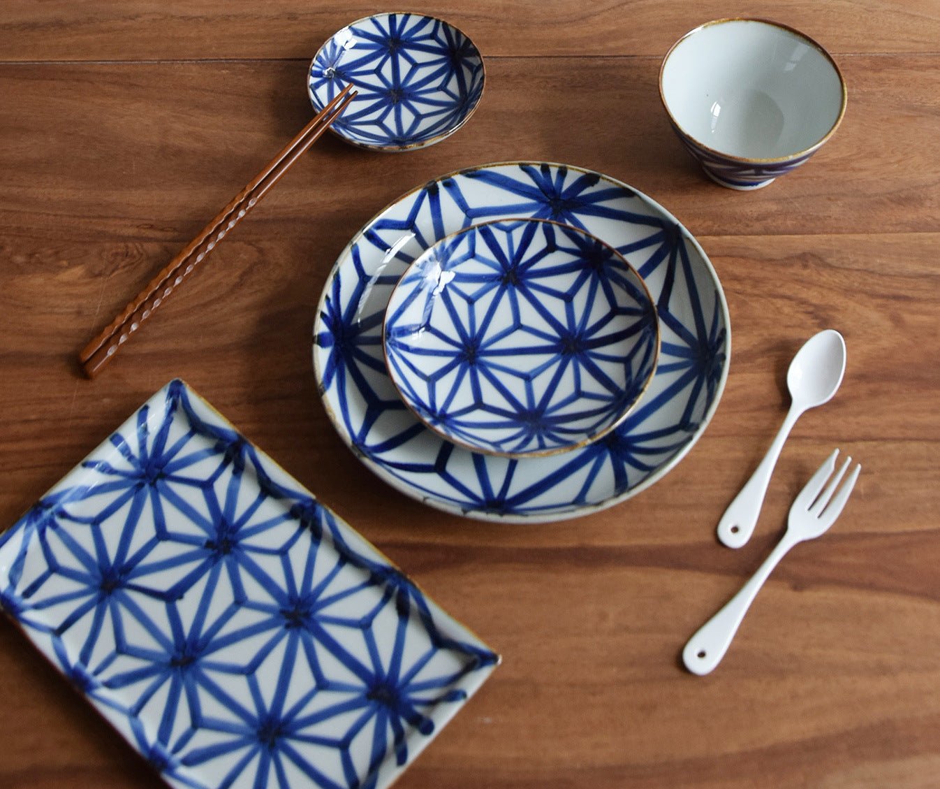 Ceramic Dinner Set of Plates Leaf Pattern - Max&Mark Home Decor