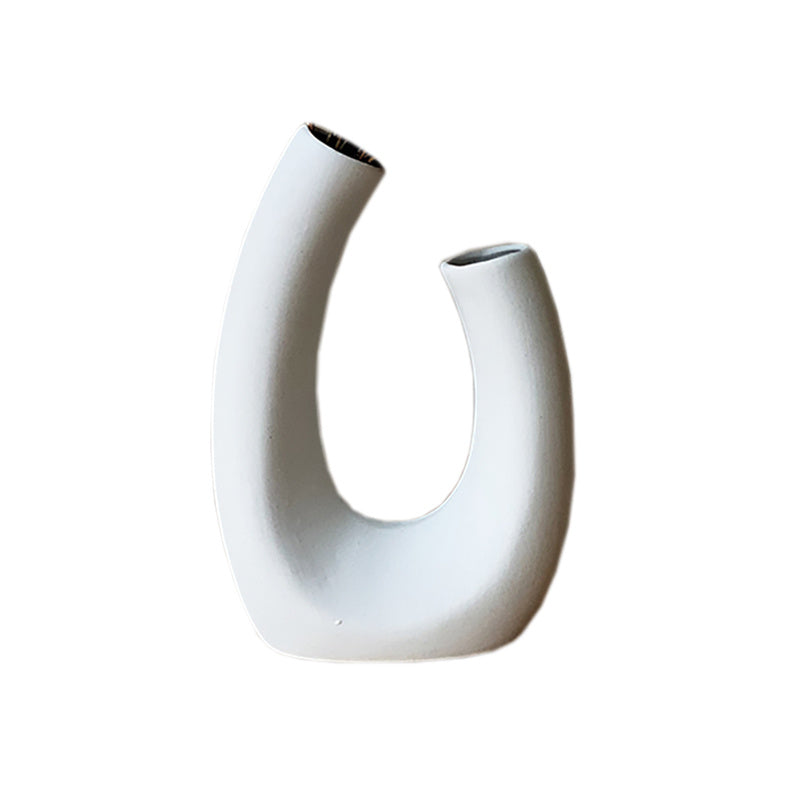 Sleek Nordic Ceramic Vase - Curved Lines