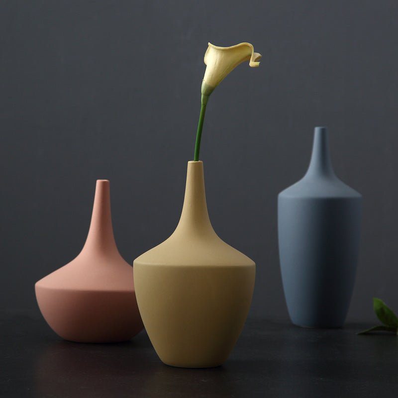 Elegant Ceramic Flower Arrangement Vase – Modern Desktop Decor - Max&Mark Home Decor