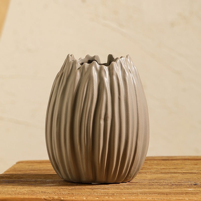 Elegant European Ceramic Vase - A Touch of Grace and Style - Max&Mark Home Decor