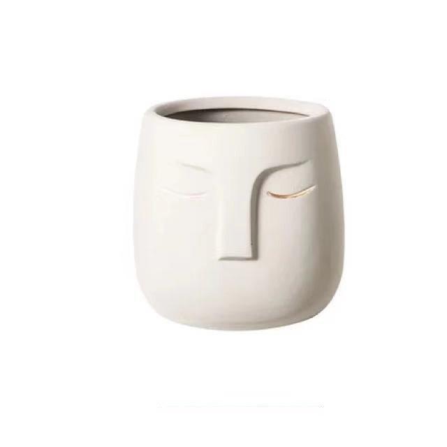 Elegant Gold Eye Cement Flower Pot - Max&Mark Home Decor