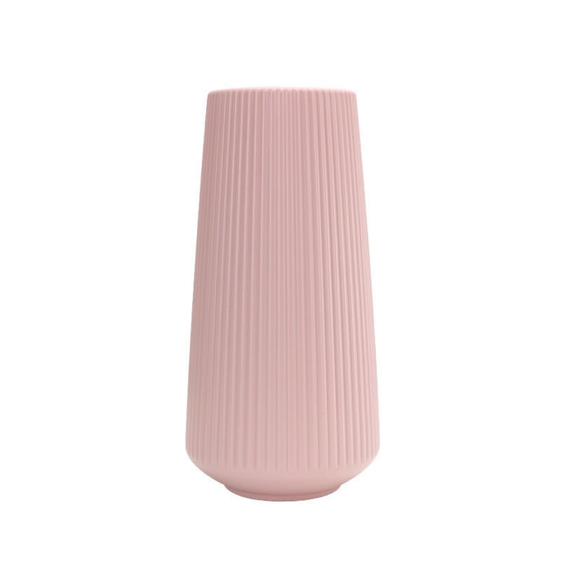 Elegant Ribbed Plastic Vase - Versatile Container for Dry and Wet Floral Arrangements - Max&Mark Home Decor