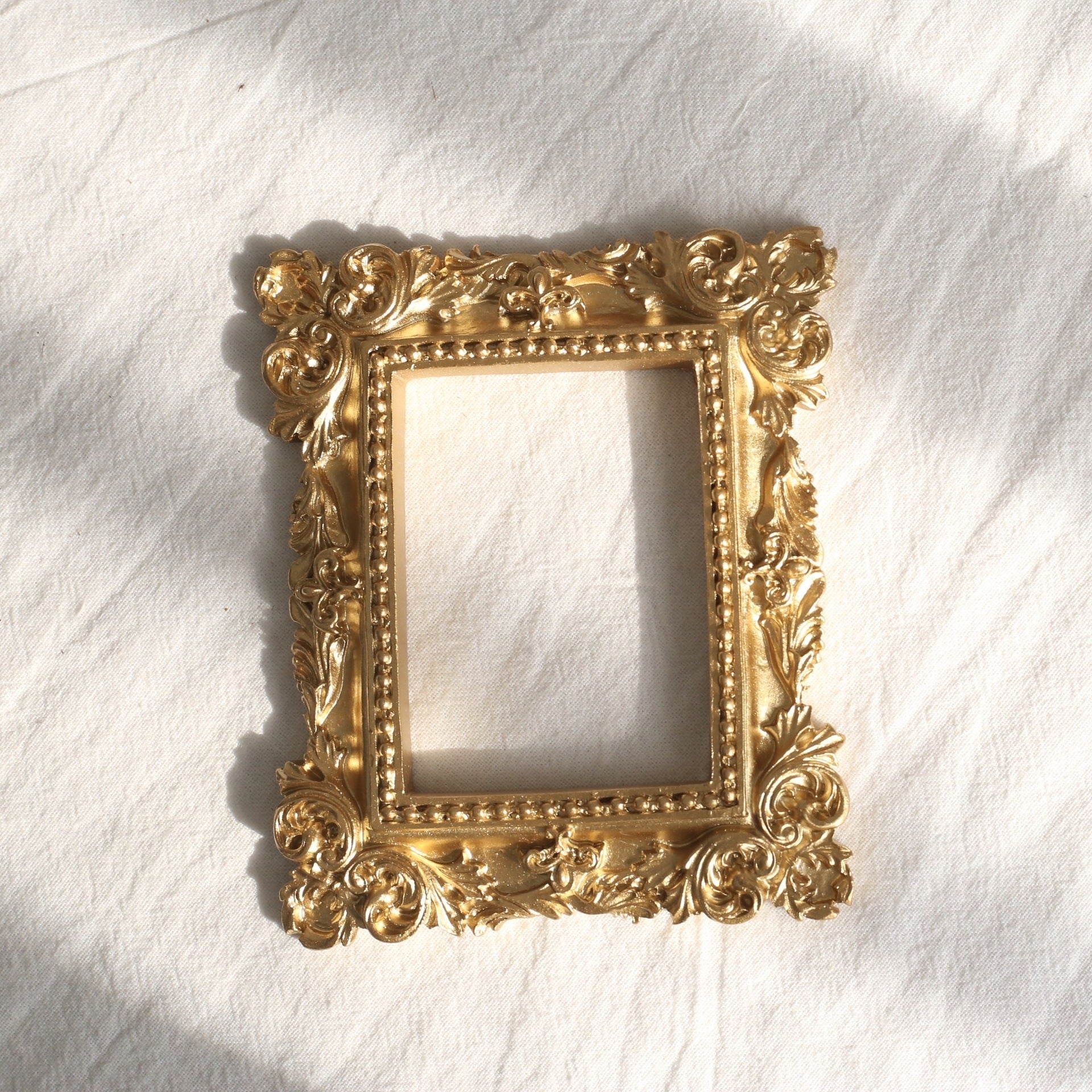 Golden Retro Photo Frame Nail Art Jewelry Decoration Home Decoration Photography Background Shooting Photo Props - Max&Mark Home Decor