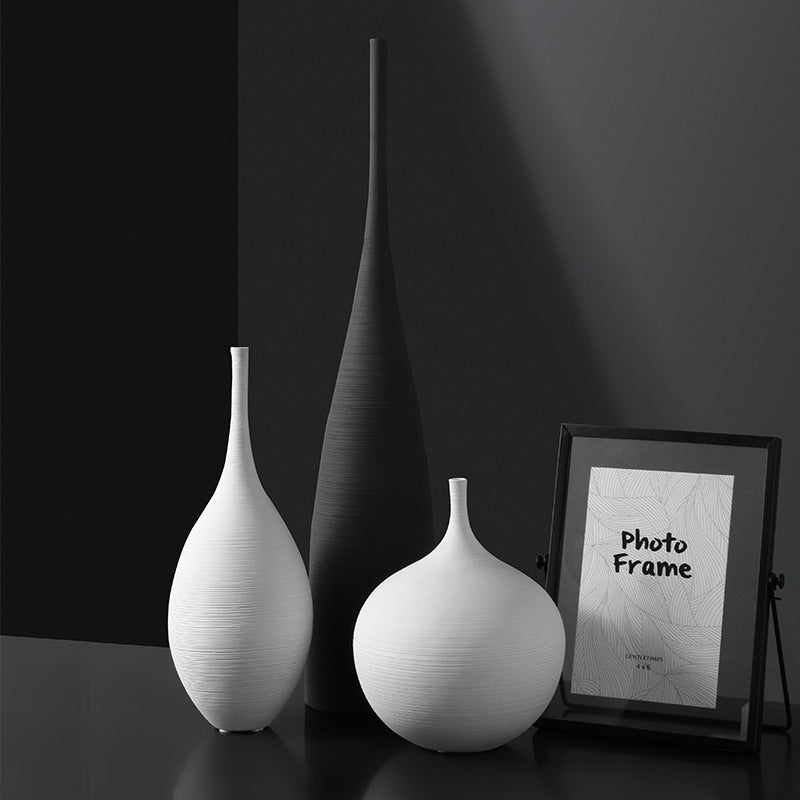 Handcrafted Ceramic Wire - Drawn Vase - Max&Mark Home Decor